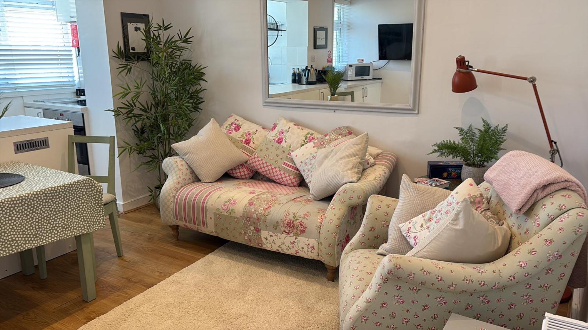 Flat In The Heart Of Leigh On Sea Less Than 2 Miles From The Beach Southend-on-Sea Exterior foto