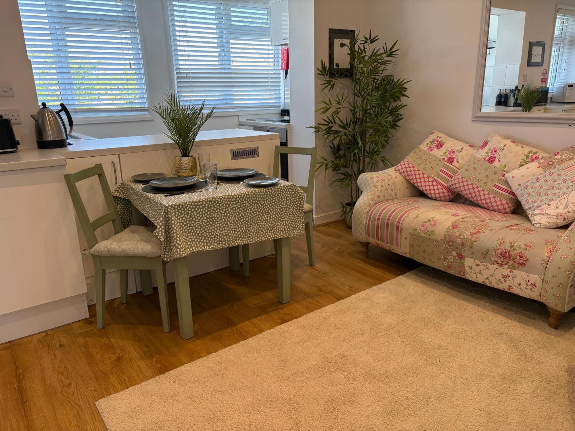 Flat In The Heart Of Leigh On Sea Less Than 2 Miles From The Beach Southend-on-Sea Exterior foto
